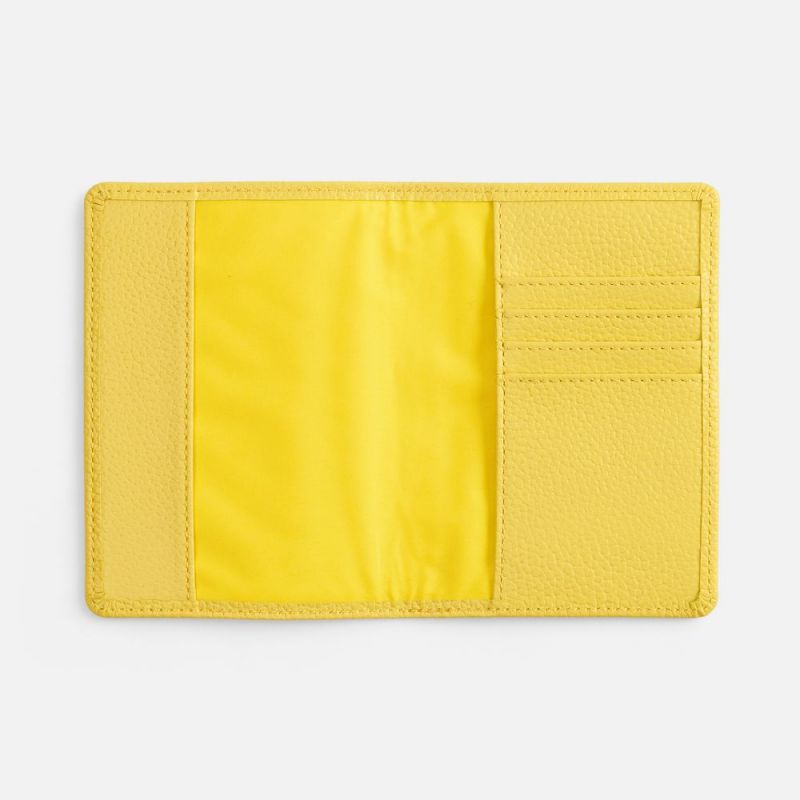 Обложка для паспорта Unison, желтая Обложка для паспорта Unison, желтая