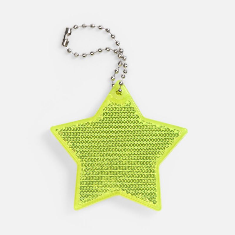 Пешеходный светоотражатель с цепочкой «Звезда», желтый неон Пешеходный светоотражатель с цепочкой «Звезда», желтый неон